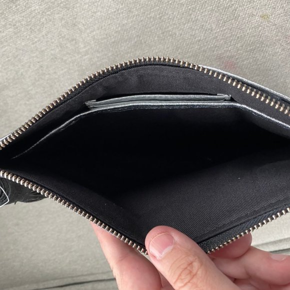 Sam Edelman Silver Floral Wristlet Clutch - Picture 9 of 11